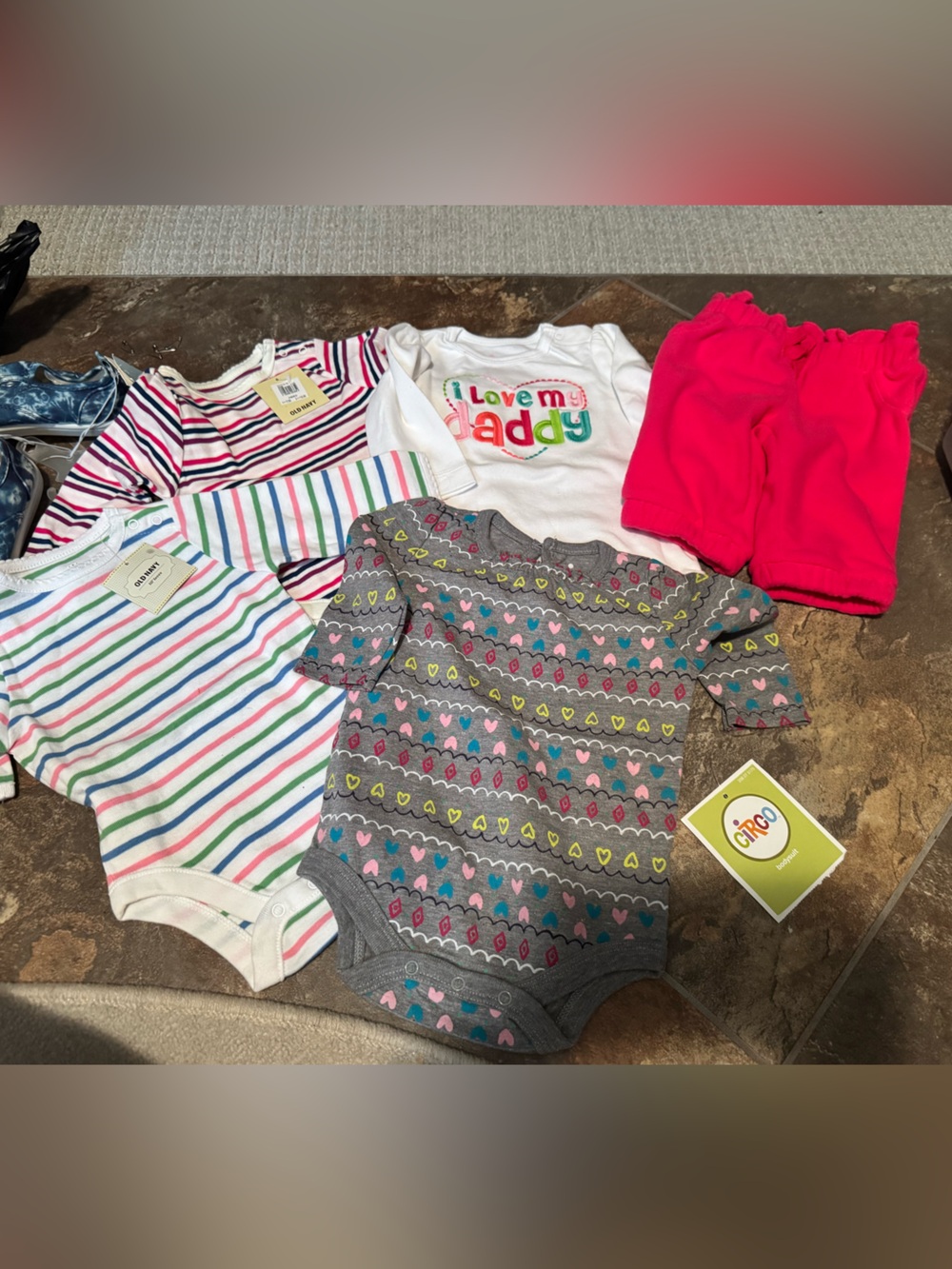 NWT 3/3-6mth baby 4 Bodysuits with Pink fleece pants